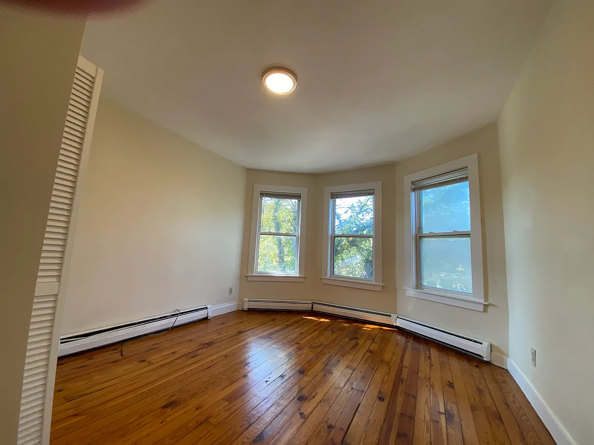 Building Photo - 66 Pleasant St #3
