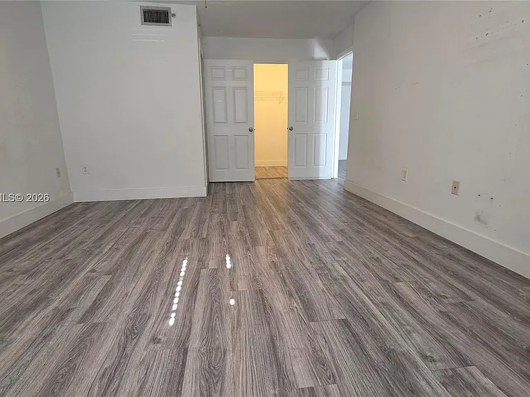 5011 Wiles Rd #203 — Photo 13