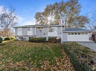 345 Wenas Pl, Richland, WA 99352