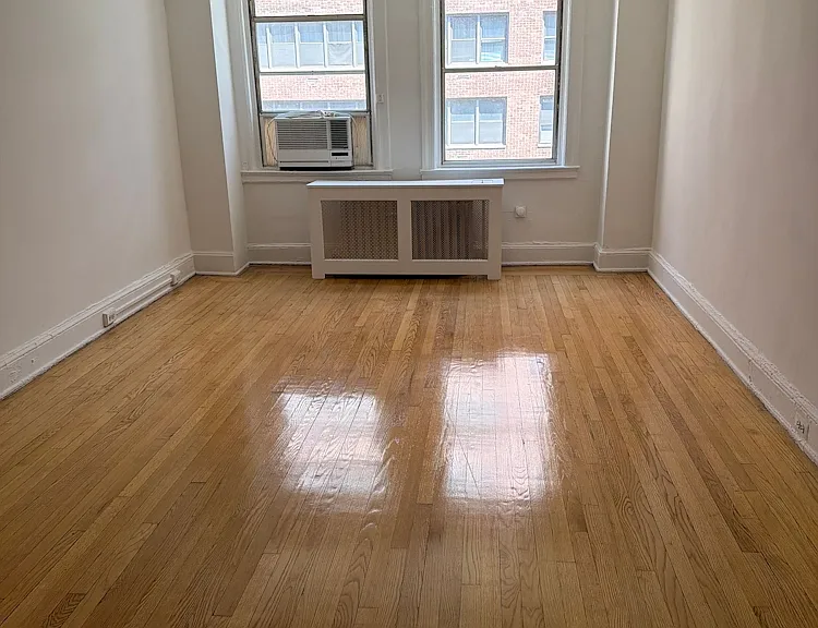 150 E 39th St #506 — Photo 3