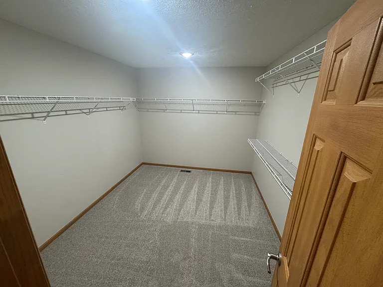 5009 S 194th Ave — Photo 16