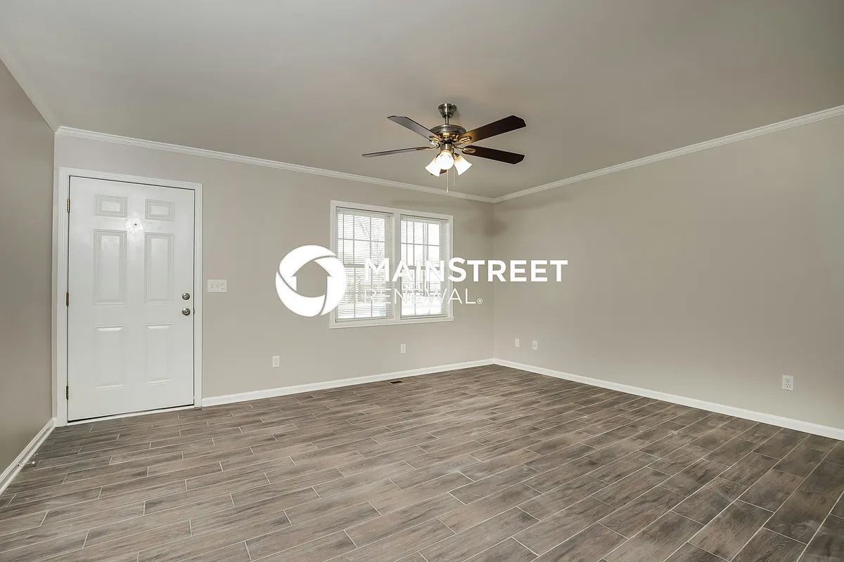 Living Room - 206 N Wyrick St