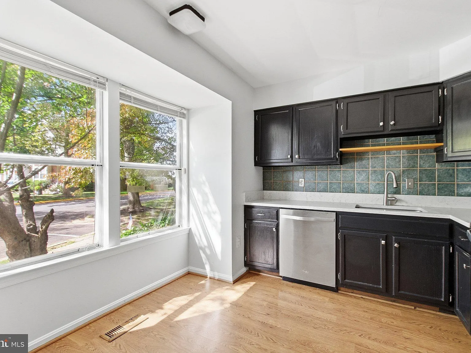 3 bed, 2.5 bath, 1750 sqft, $3,000 — Photo 4