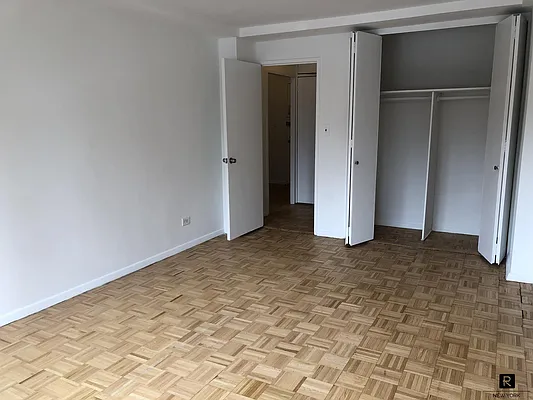 Rented by R New York | media 25