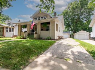 1507 E Jackson St, Bloomington, IL