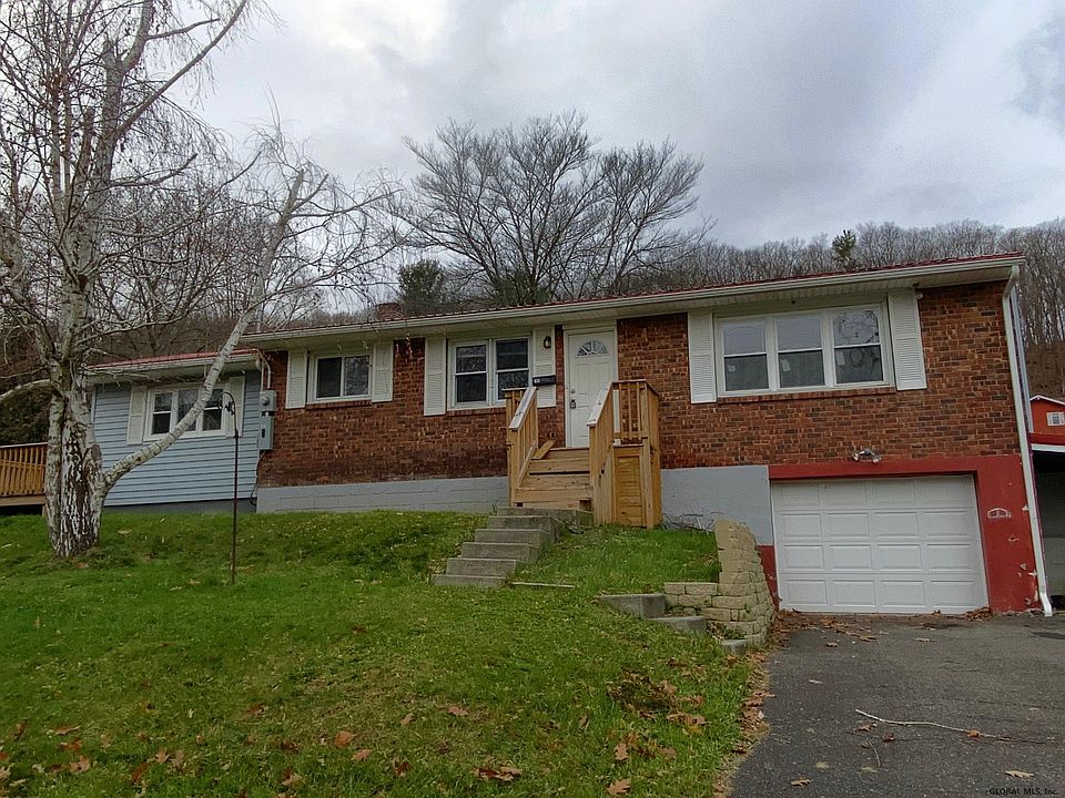1st image of 3 White Birch Ln