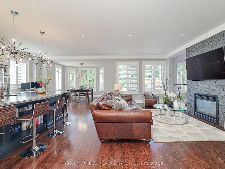 44 Churchill Ave — Photo 11