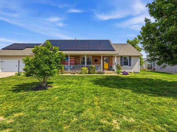 302 Zehr Ln, Fisher, IL 61843
