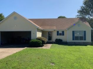 38 Fielddale Dr, Oakfield, TN 38362
