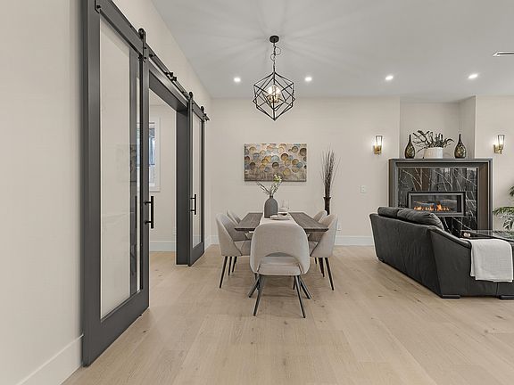 4th image of 841 Rondeau St