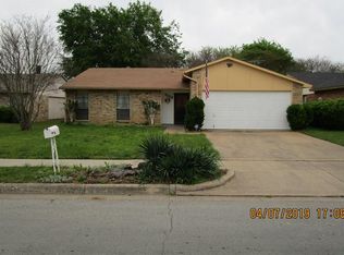 7529 Woodfield Rd, Fort Worth, TX 76112