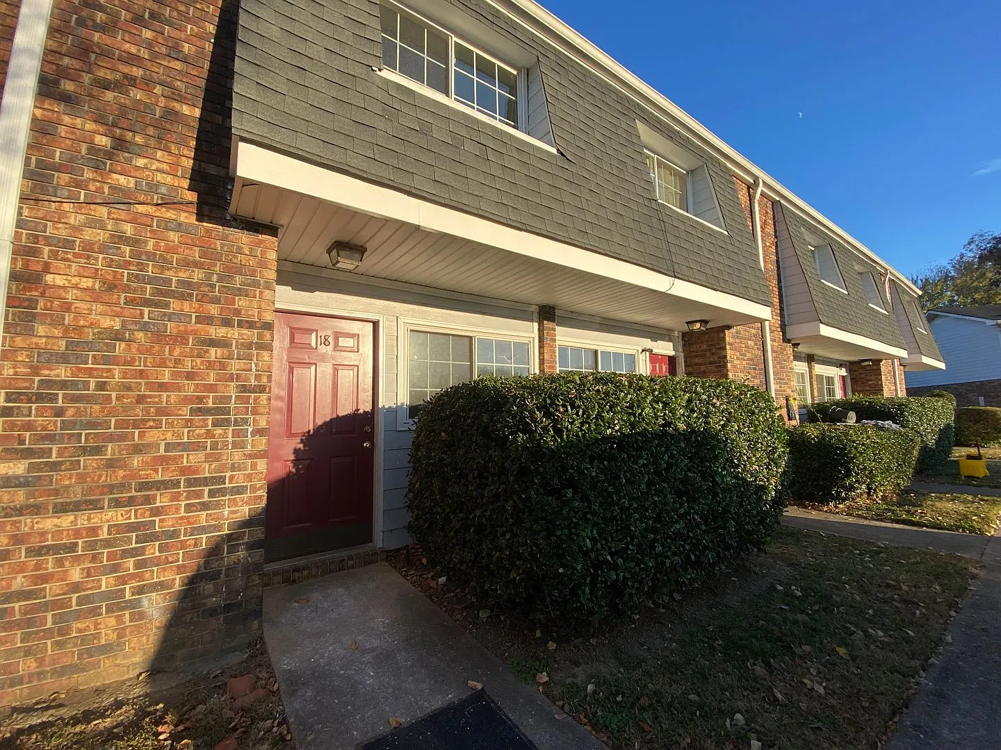 511 Plaza Place — Photo 2