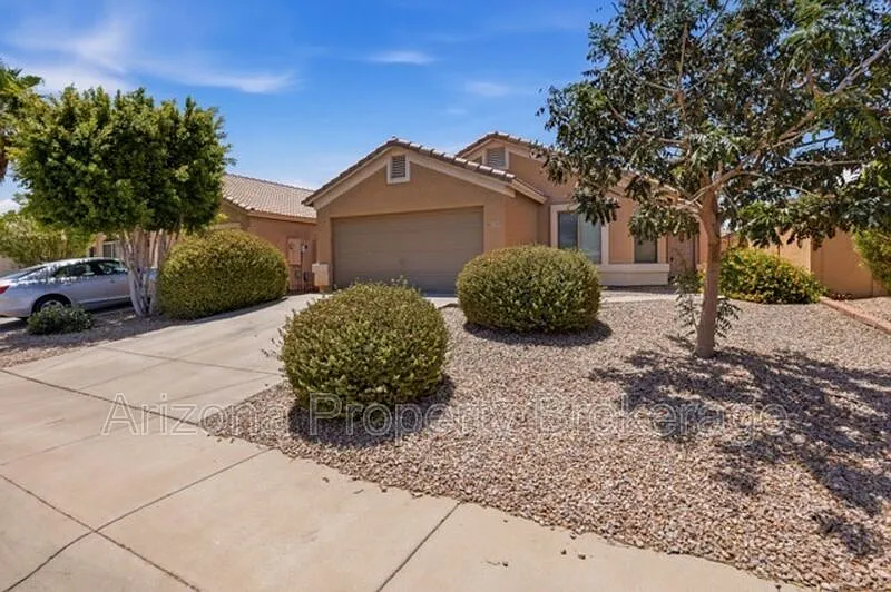 4 bed, 2.0 bath, 1505 sqft, $1,750 — Photo 2