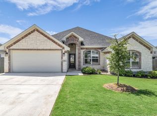 820 Secretariat Dr, Hewitt, TX 76643