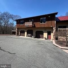 1st image of 700 Hunters Rd #R