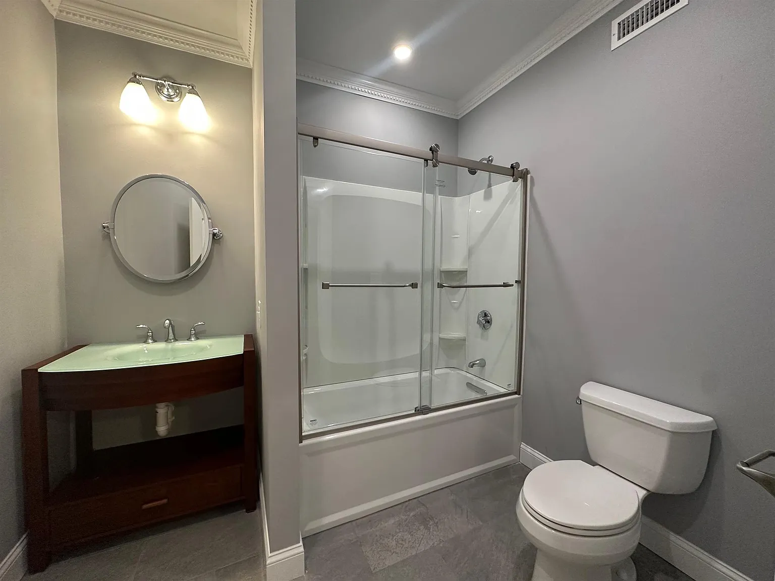 3 bed, 1600 sqft, $4,400 — Photo 2