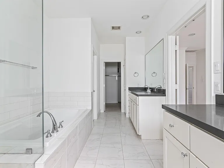 18 Hermann Park Ct — Photo 19