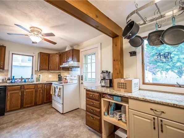 318 York Ave, Pawtucket, RI 02860