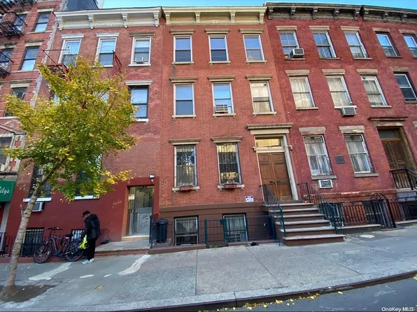 29 Oliver Street #2F, New York (Manhattan), NY 10038