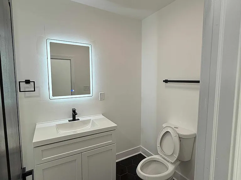 1012 W Lanvale St #2 — Photo 11