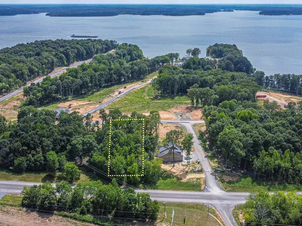 739 Eagle Rest Dr, Grand Rivers, KY 42045