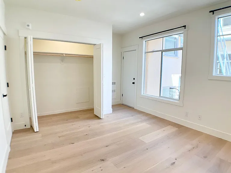 1601 Beach St #201 — Photo 8