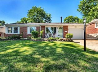 4836 Blackhawk Dr, Saint Louis, MO 63123