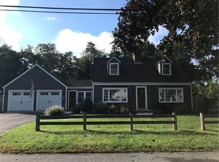 5 Field Ln, Barrington, RI 02806