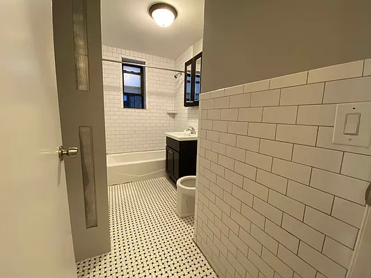 Rented by Contact Realty | media 12