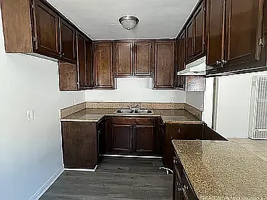 2 bed, 800 sqft, $1,950 — Photo 2