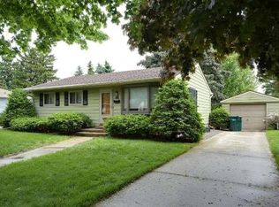 236 S Summit Dr, Port Washington, WI 53074