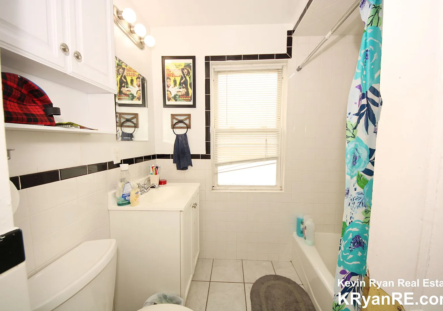 Large top floor 3 bed unit located in Brighton. — Photo 3