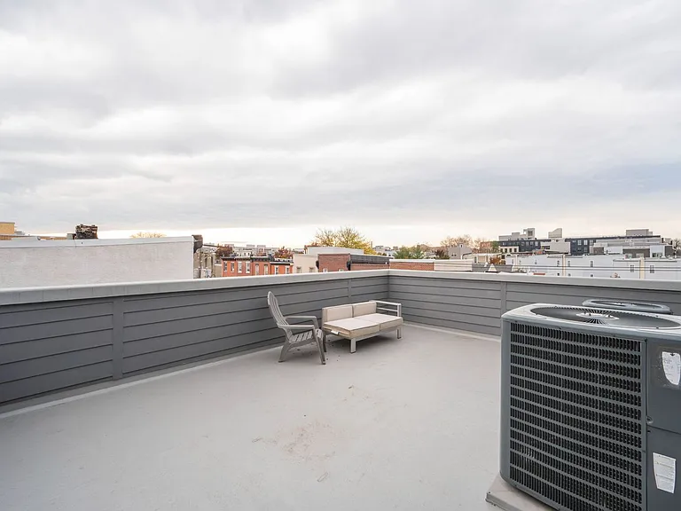 1654 Ridge Ave — Photo 17