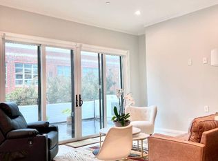 1244 Larkin St #302, San Francisco, CA 94109