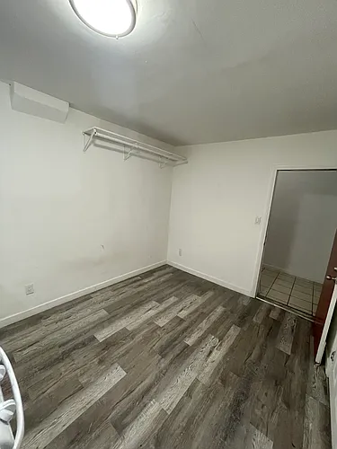 1818 N Broadway Photo 1