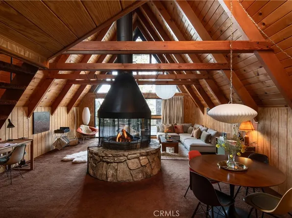 30618 Live Oak Dr, Running Springs, CA 92382