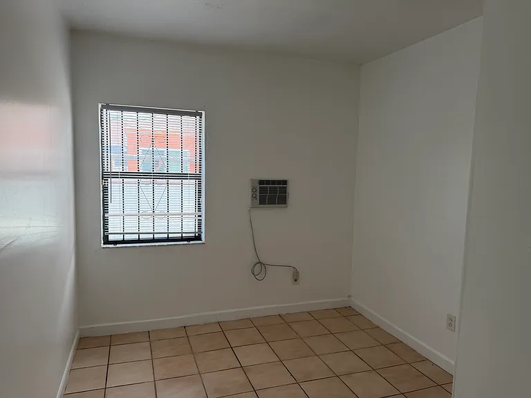 4761 NW 11th Ave #REAR — Photo 8