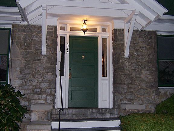 3rd image of 223 E Hartswick Ave