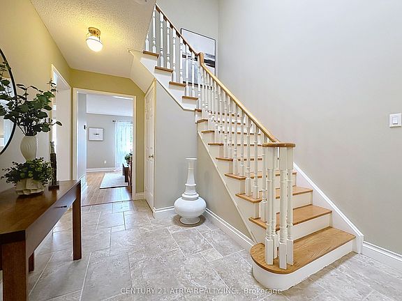2nd image of 58 Danjohn Cres