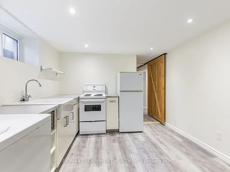 927 Teal Dr #2 — Photo 7