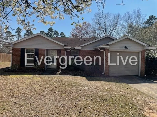 105 Barrow Ct, Raeford, NC 28376