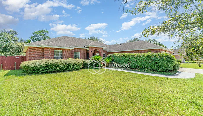 3 bed, 2.0 bath, 1746 sqft, $2,025 — Photo 2