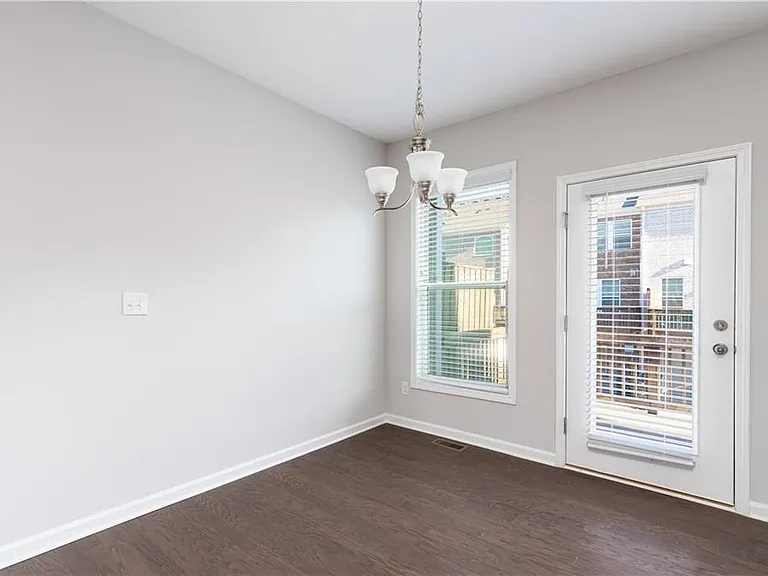 770 Sunset Park Dr — Photo 10