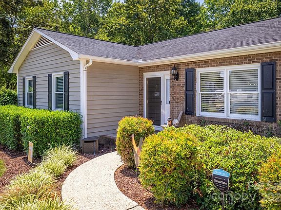 2nd image of 3240 13th Avenue Ct NE