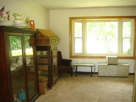 4th image of 2705 Moeller Dr