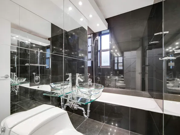 330 East 70th Street 4G image 5 of 6