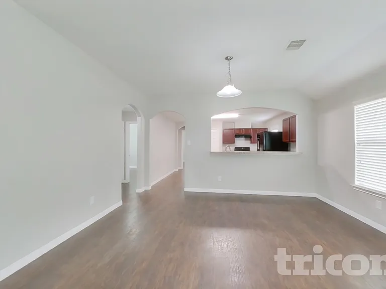 21427 Wilona Way — Photo 4