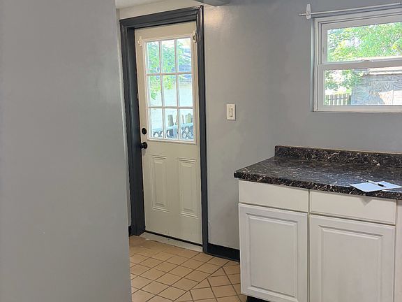 4th image of 431 Albright St SE