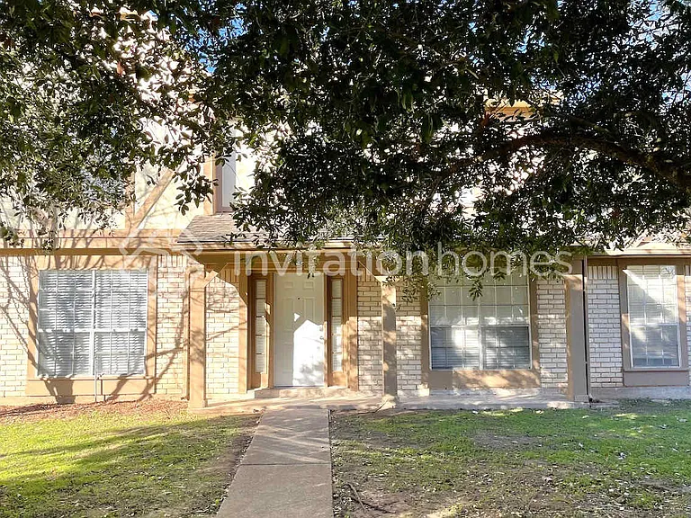 16302 Hickory Point Rd — Photo 1