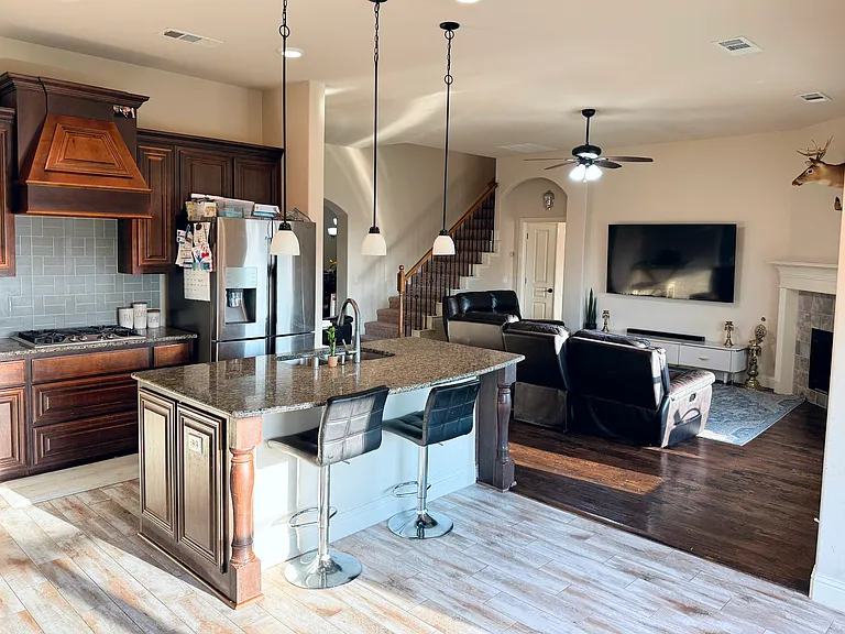 1507 Eminence Ln — Photo 9